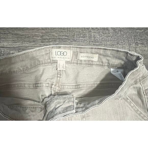 LOGO by Lori Goldstein Women's Denim Gray Distressed Vest & Boyfriend Jeans - Picture 3 of 16